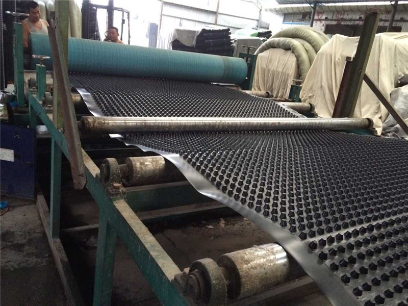 排水板生產(chǎn)設備04